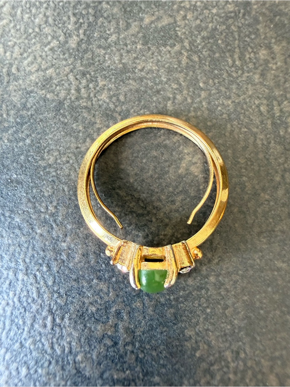 Vintage Avon Ring with Green Jade Center and Clear Accent Stones size 7 - Picture 2 of 7
